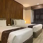Frame Hotel
