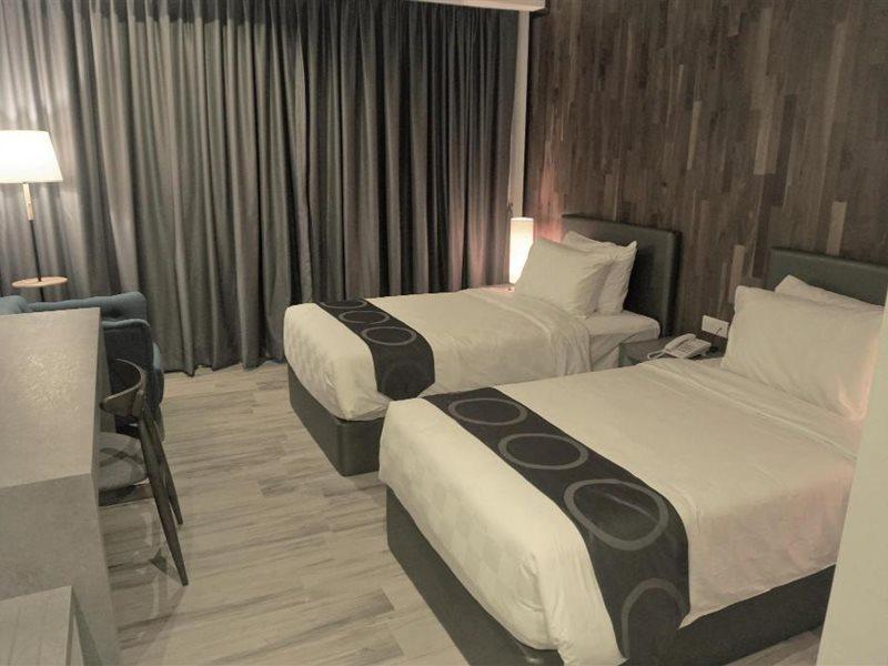 Hotel Frame