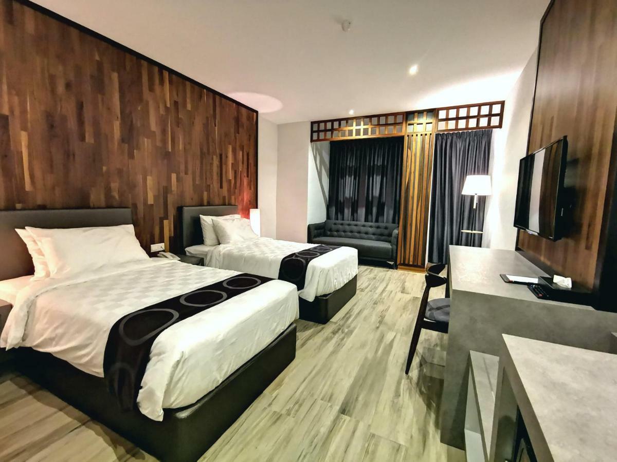 Frame Hotel